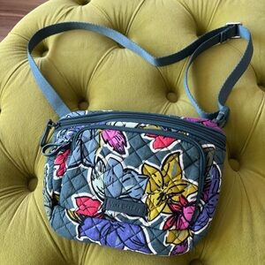 🌸Vera Bradley Belt Bag